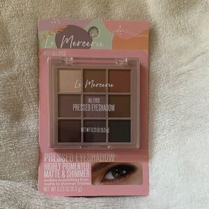 All Eyes Pressed Eyeshadow Palette - Highly Pigmented Matte & Shimmer